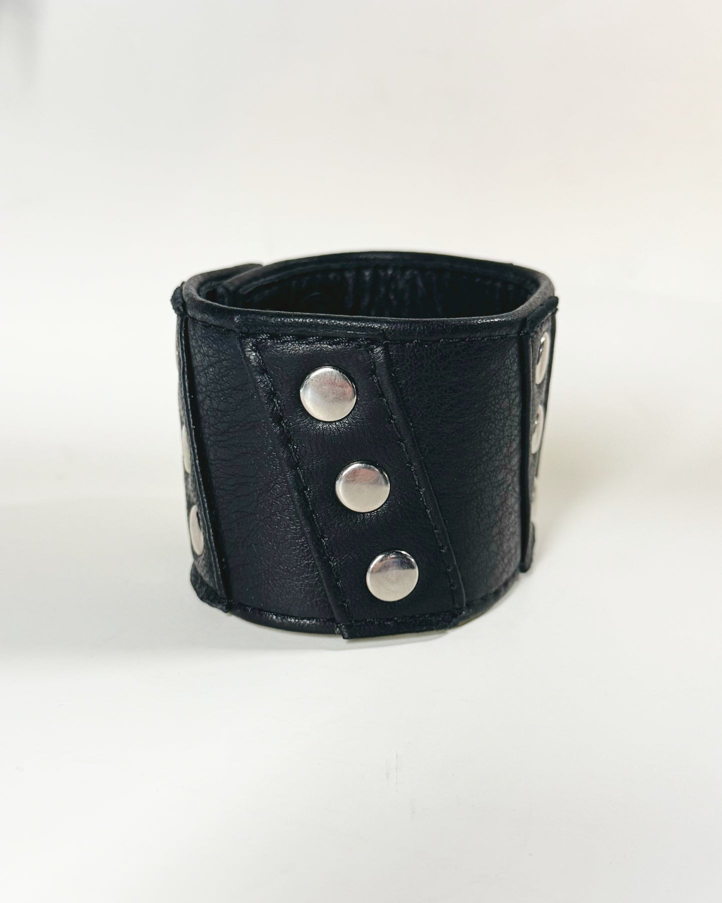 LEATHER BANDED STUD WRIST CUFF